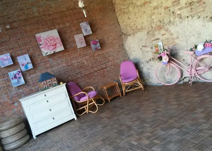 Lunesco Divino, D'amis 公寓